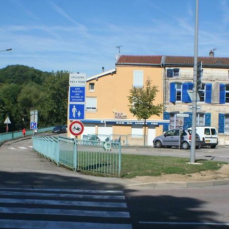 Appartement Les Berges De L'Ornain Bar-le-Duc Buitenkant foto